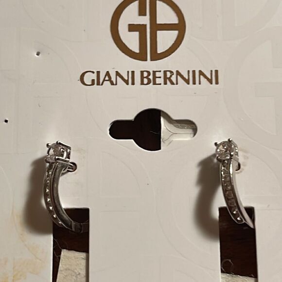 NWT GIANI BERNINI Small CZ Huggie Hoop Earrings in Sterling Silver, 0.5" - Picture 5 of 5
